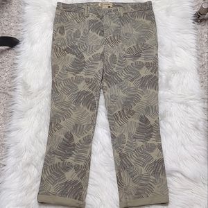 Democracy Leaf Print Cropped Pants
